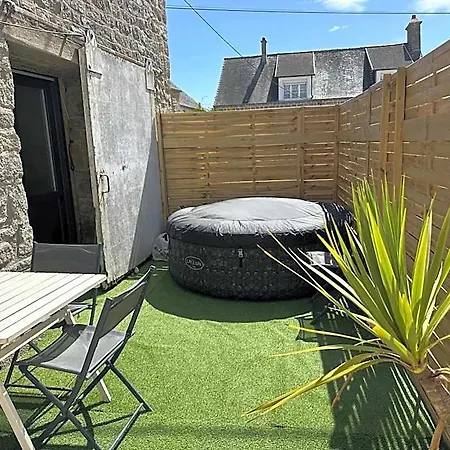Les Jardins De Ξενοδοχείο με διαμερίσματα Réville